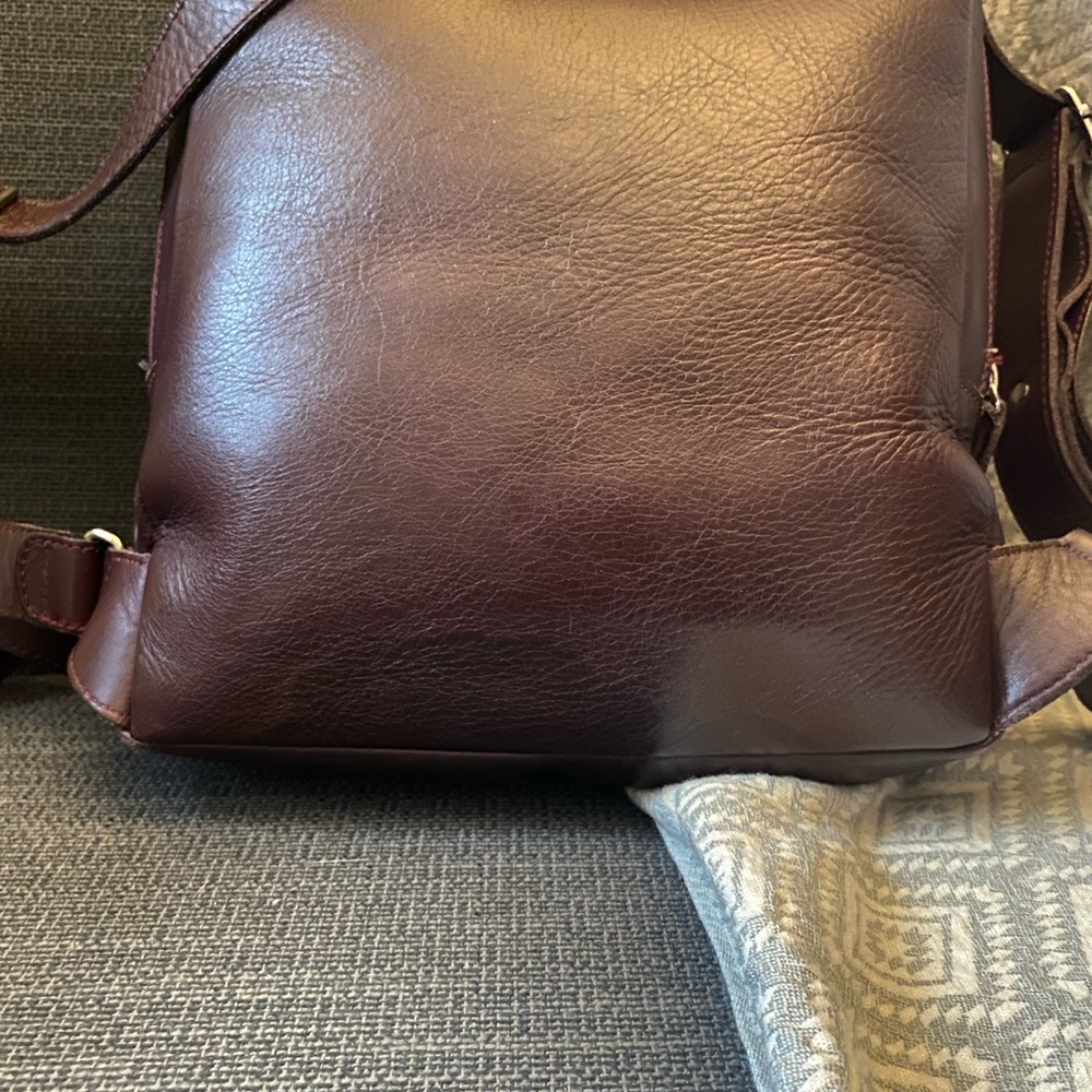 Mossi Leather Backpack - Deep Burgundy - Picture 5 of 11